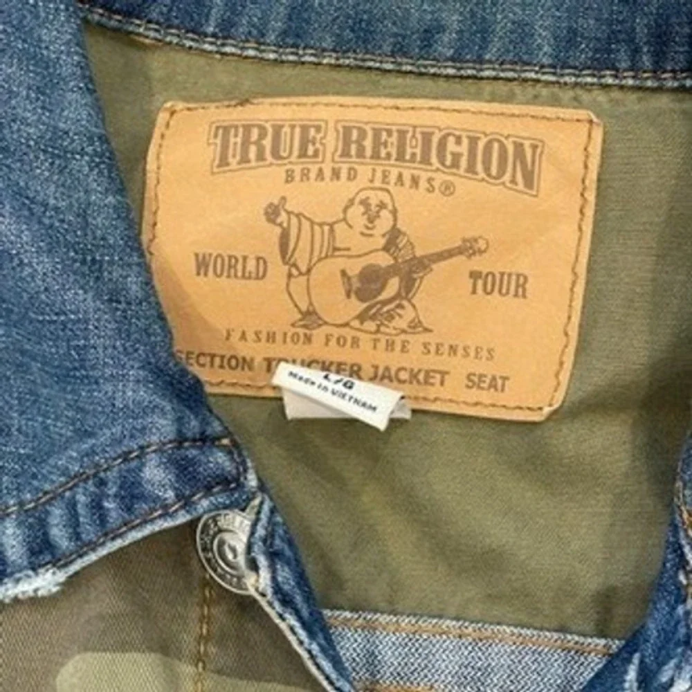 True Religion size large